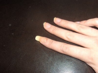 långa naturliga naglar